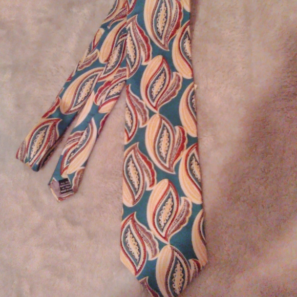 CHRISTIAN DIOR AUTHENTIC VINTAGE SILK TIE. COLOR-TEAL GREEN & YELLOW